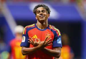 España mostró su mejor versión y goleó 4-0 España