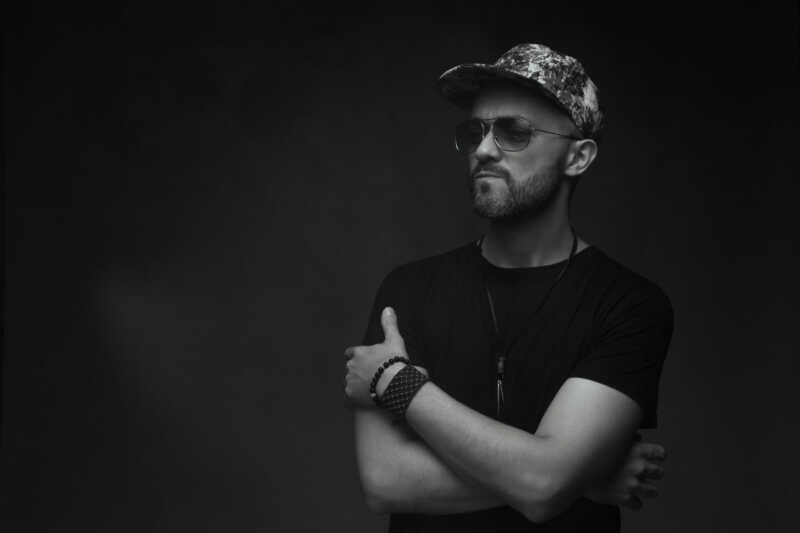 Maxi Juañuk adelantó en Radio Up los detalles del primer recital del año de Acaramelo, un proyecto que apuesta por una identidad musical sin etiquetas.