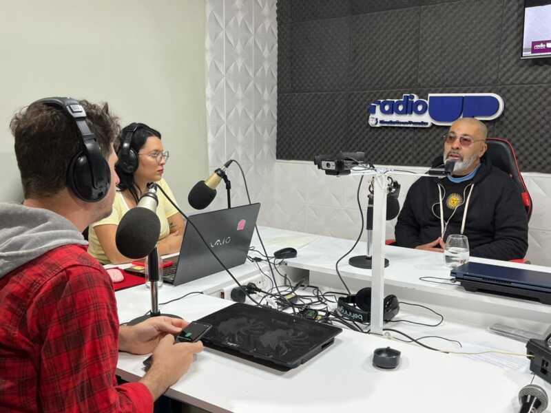 Japo Fleitas: “La Corte del Señor Manga vuelve porque la gente nos sigue poniendo arriba del escenario” 5 En Radio Up, Japo Fleitas repasó la historia de la banda, reflexionó sobre la música actual y anticipó el show que marcará el regreso de La Corte del Señor Manga.