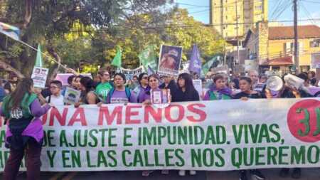Masiva concurrencia en la marchar por #NiUnaMenos en Posadas Marcha