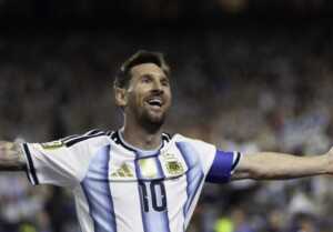 Lionel Messi brilló con un hat-trick ante Argelia en el debut de Argentina en el Mundial 2026 y rompió varios récords históricos que agrandan aún más su leyenda.