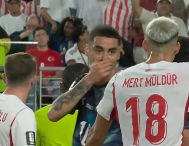 La insólita razón por la cual Almirón vio la roja en Paraguay–Turquía 2 Almirón Paraguay