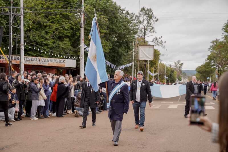 Passalacqua encabezó en Candelaria el acto por el Día de la Bandera 5 Passalacqua