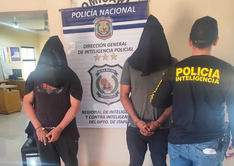 Interceptan en Encarnación un cargamento irregular de 40 cerdos: hay dos detenidos 3 Interceptan en Encarnación un cargamento irregular de 40 cerdos sin identificación sanitaria. Dos personas fueron detenidas y la Fiscalía ordenó el decomiso del camión y el faenamiento de los animales.