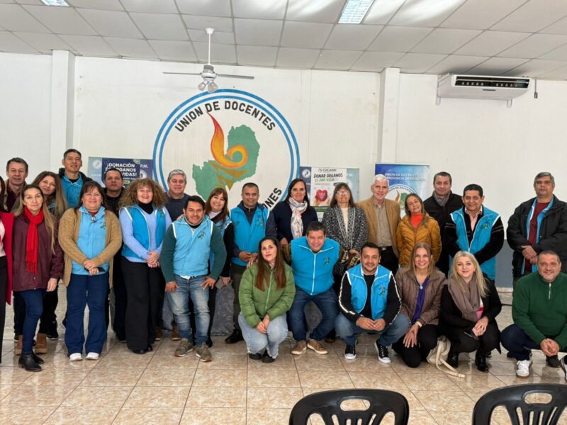 Docentes de distintos puntos de Misiones compartieron experiencias educativas sobre donación y trasplante de órganos en el marco de una capacitación impulsada por el CUCAIMis y la UDPM.
