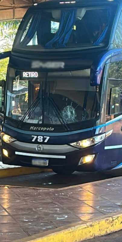 Puerto Esperanza: Creyó que su colectivo estaba demorado, lo atacó a pedradas y terminó detenido 3 WhatsApp Image 2026 06 02 at 16.56.28 2 - 2