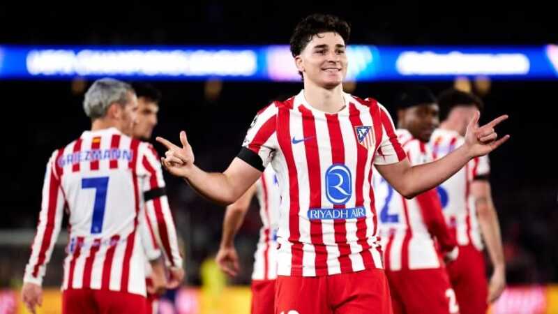 Ni por todo el oro del mundo: Real Madrid ofertó 150 millones por Julián Álvarez y el Atlético la rechazó Julián Álvarez al Real Madrid
