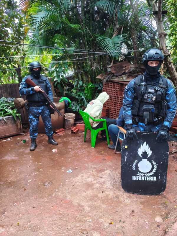 Cayó un narcobúnker en Iguazú: droga, objetos robados y tres detenidos 5 WhatsApp Image 2026 06 11 at 20.25.47 - 4