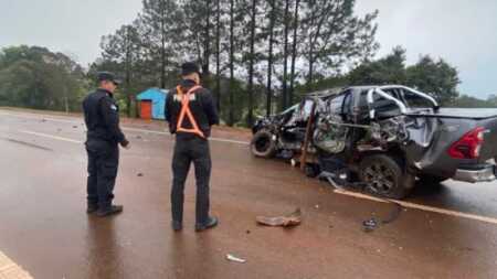 Dos heridos tras un choque entre una camioneta y un camión en Fracrán dos heridos tras choque de camioneta y camión