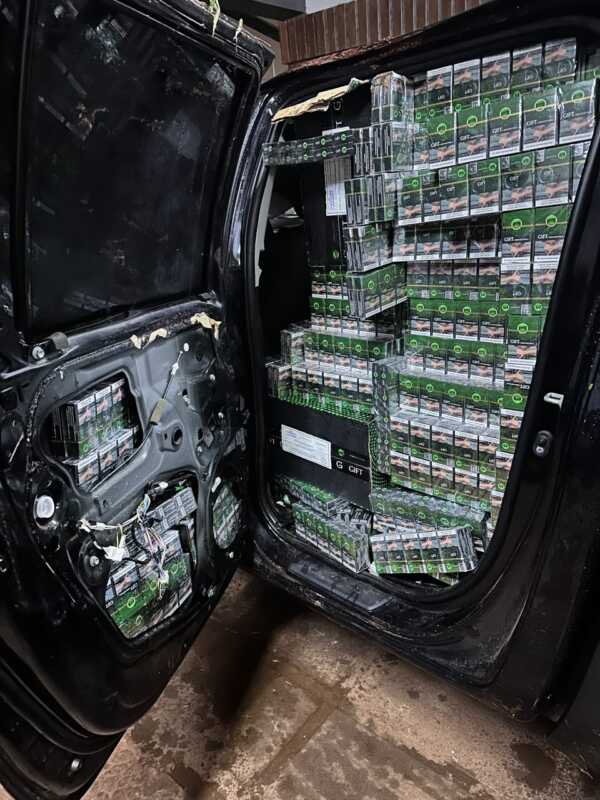 Operativo cerrojo en Misiones: secuestraron cigarrillos de contrabando por $40 millones y una camioneta robada en Brasil 4 WhatsApp Image 2026 06 12 at 16.49.03 - 3
