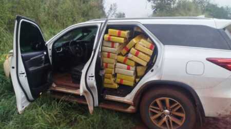 Más de 900 kilos de marihuana fueron abandonados tras una fuga en la frontera misionera WhatsApp Image 2026 06 12 at 19.23.09999 - 7