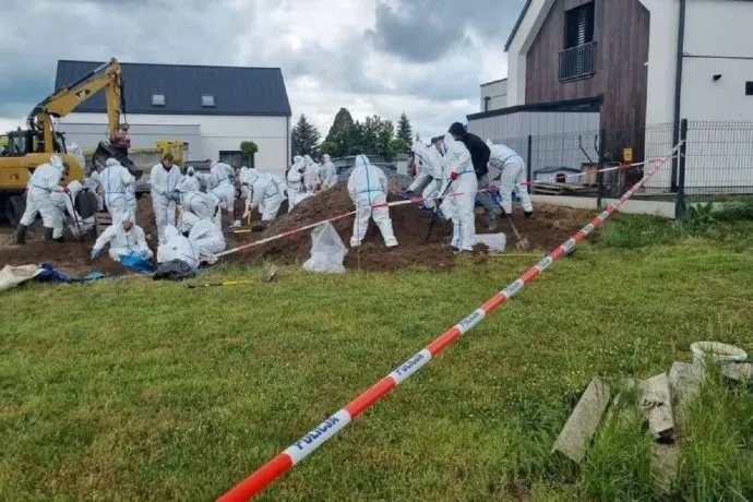 Hallaron 34 fetos enterrados en el jardín de una vivienda en Polonia y detuvieron a una médica 2 WhatsApp Image 2026 06 17 at 17.27.41 1 - 1