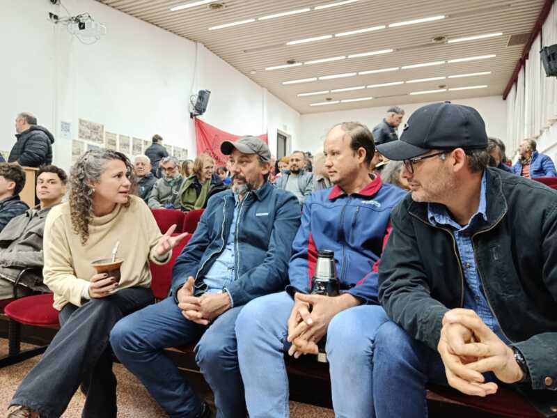 Un reclamo que une a todos: la crisis yerbatera movilizó a productores, tareferos y dirigentes 8 WhatsApp Image 2026 06 18 at 16.54.28 1 - 7