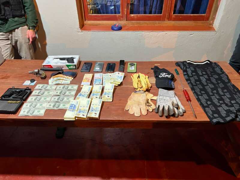 Recuperaron más de 14 millones de pesos tras un millonario robo en Cerro Azul y detuvieron a dos sospechosos 2 WhatsApp Image 2026 06 23 at 10.42.30 - 1