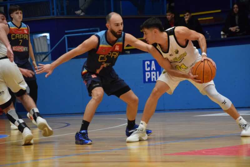 Liga Federal: Mitre y CAPRI quedaron a un paso de avanzar, mientras Tokio deberá reaccionar en Posadas 5 Mitre y CAPRI ganaron como visitantes en el primer juego de los playoffs de la Liga Federal y quedaron a una victoria de la clasificación. Tokio cayó ajustadamente ante Hércules en Charata y está obligado a ganar en Posadas para seguir con vida.