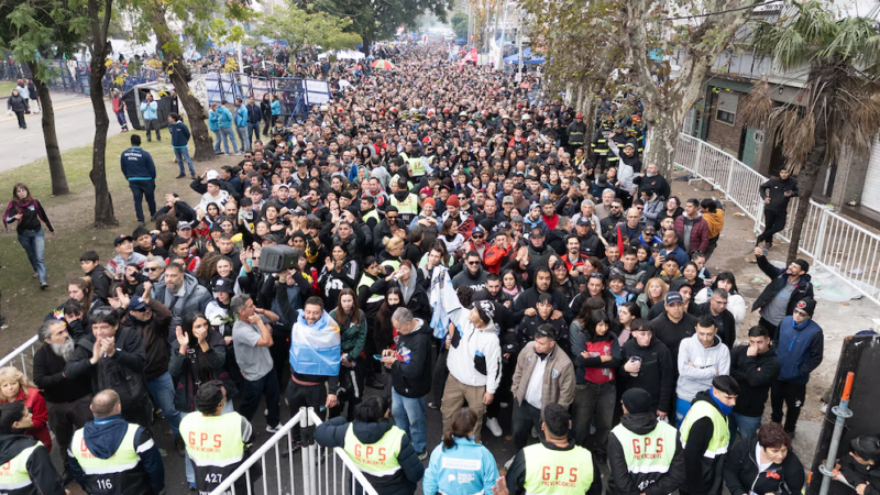 El último ritual ricotero: la despedida al Indio Solari que confirmó su lugar en la historia argentina 1 La despedida pública del Indio Solari reunió a seguidores de todo el país y confirmó el lugar único que ocupa en la memoria colectiva argentina.