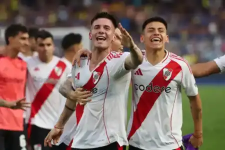 River prepara un mercado de pases ambicioso y busca repatriar a Franco Mastantuono y Claudio Echeverri. El club consultará a Real Madrid y Manchester City por posibles préstamos.