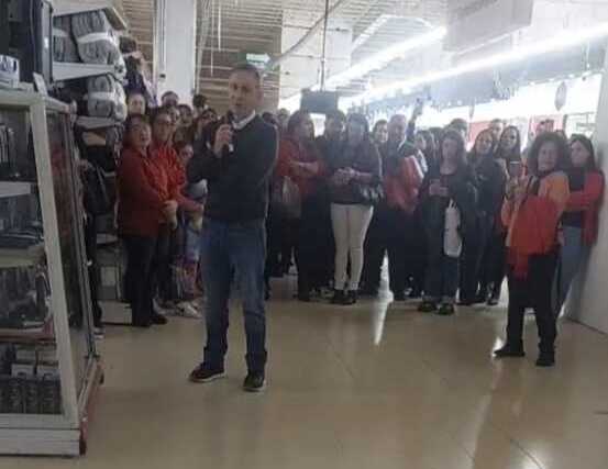 Directivos de La Anónima recibieron a sus empleados y garantizaron las categorías y antigüedades la anonima preapertura 2 e1781004990996 - 1