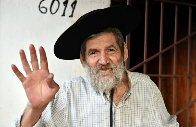 Falleció Moni Encina, el ídolo misionero 2 Moni Encina falleció este martes en Posadas a los 70 años. Su obra y su compromiso con el chamamé lo convirtieron en una figura fundamental de la cultura misionera. Foto: Sixto Fariña.