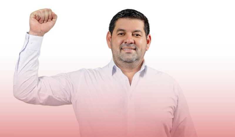 Paraguay: emboscan a balazos a un precandidato a días de las elecciones internas José Talavera, precandidato a la intendencia de Itakyry, denunció que fue emboscado a tiros mientras regresaba de una actividad política. Tanto él como su chofer resultaron ilesos y la Policía investiga el ataque ocurrido a pocos días de las internas partidarias en Paraguay.